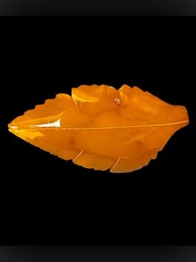 Vintage Baltic Honey Amber Leaf Brooch